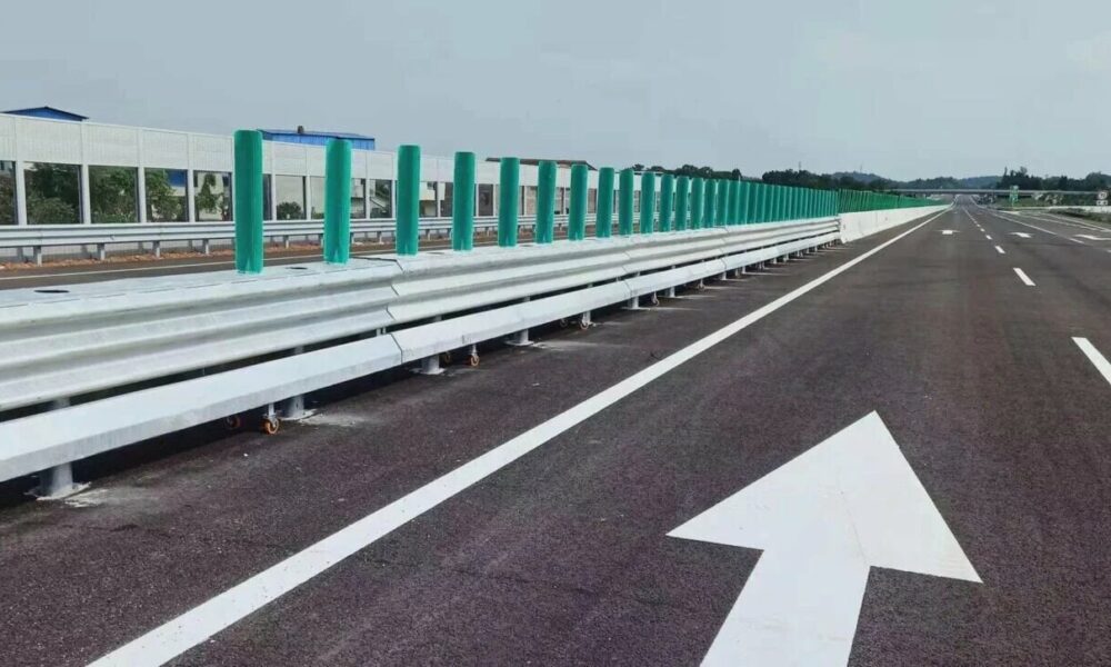 huaan-traffic:-leading-manufacturer-of-highway-guardrails-for-superior-road-safety